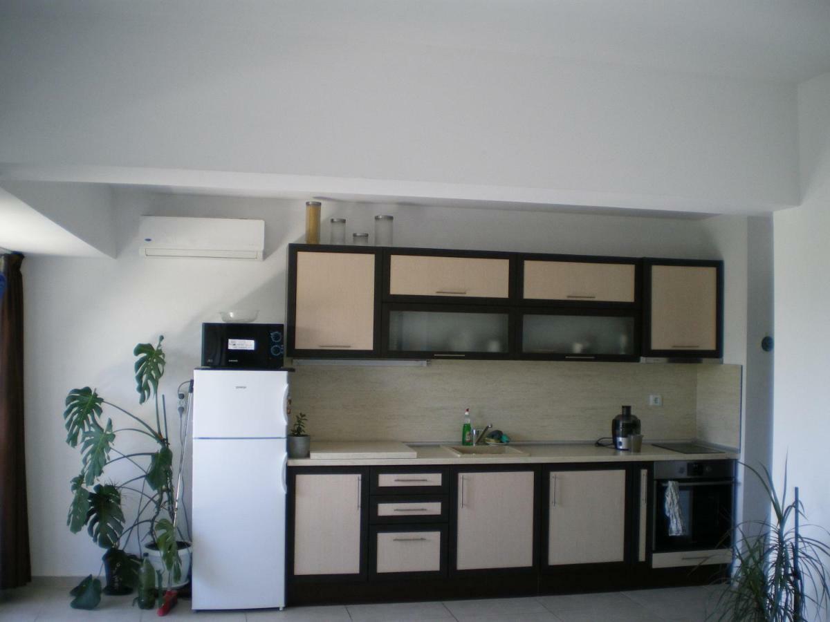 Park View Apartment Plovdiv With Parking Exterior photo